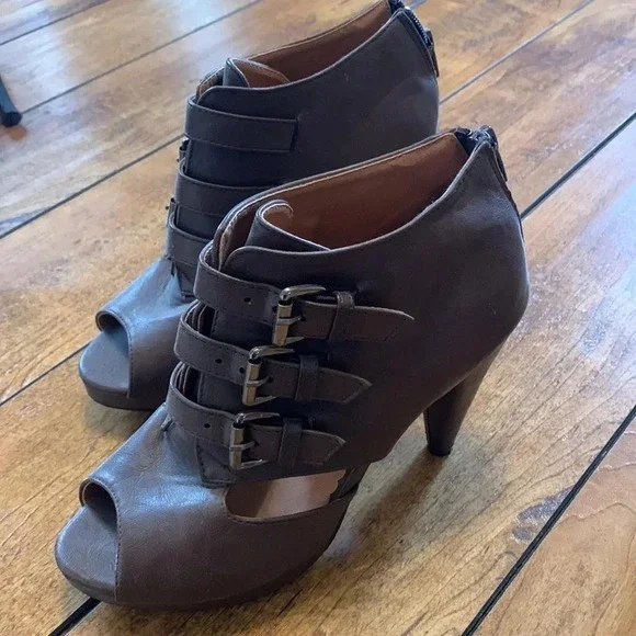 Open toe heel booties - Picture 2 of 8